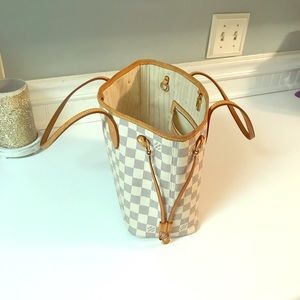 Louis. Smaller size perfect for everyday